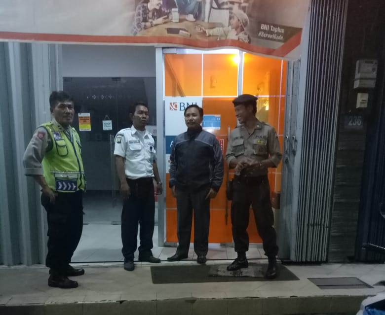 Polsek Semampir Gelar Patroli Perbankan di Malam Hari