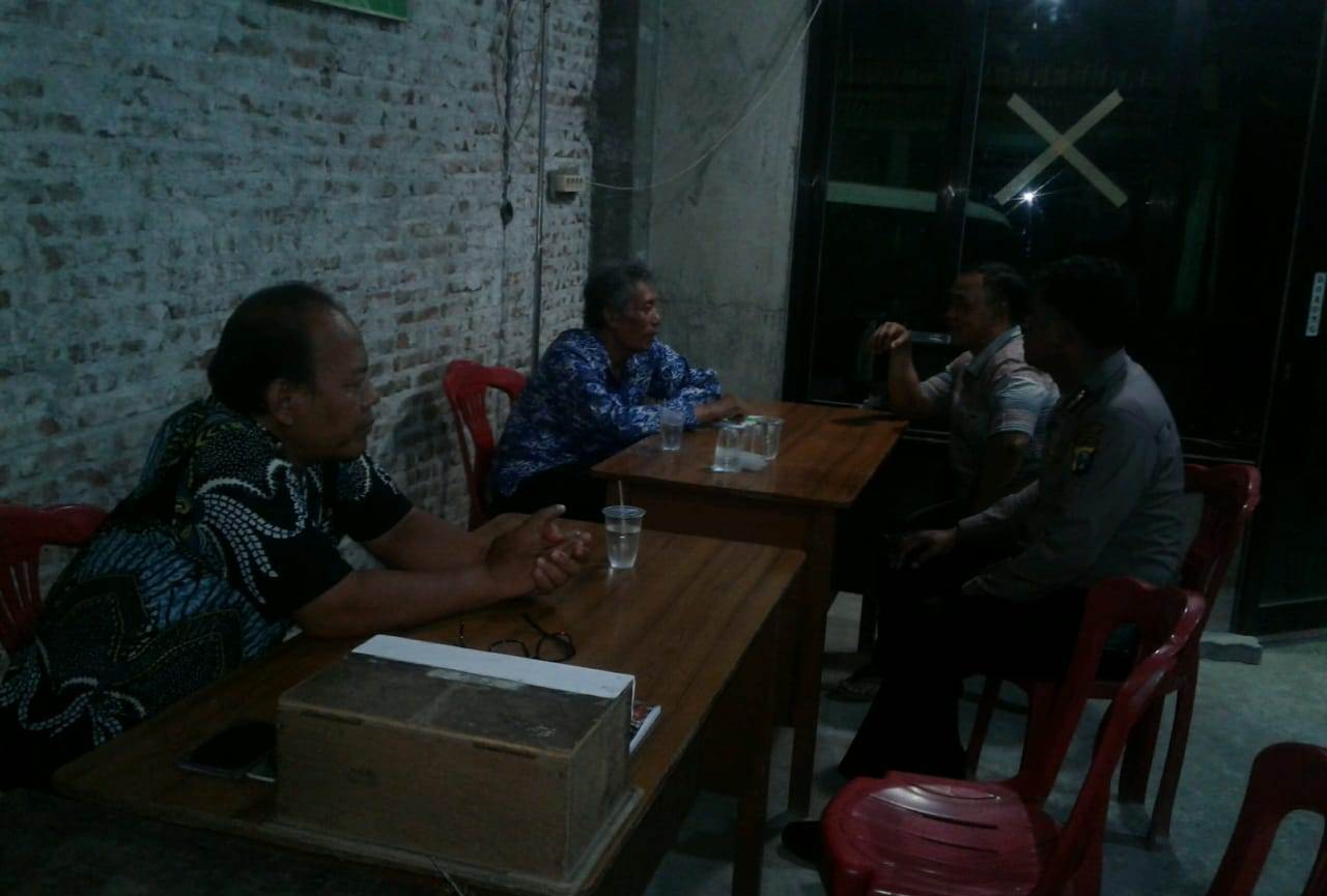 Babinkamtibmas Polsek Krembangan Sambang Pengurus Kampung, Sampaikan Himbauan Siskamling