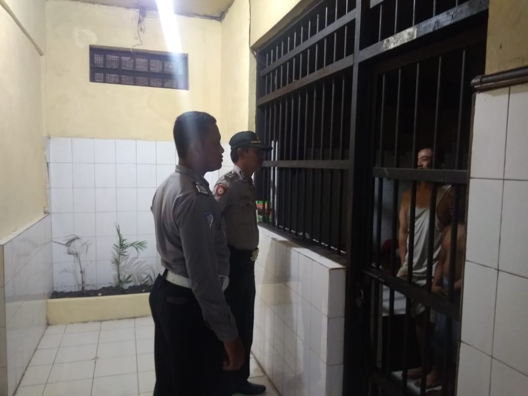 Antisipasi Tahanan Sakit, Polsek Kenjeran Lakukan Pengecekan Malam