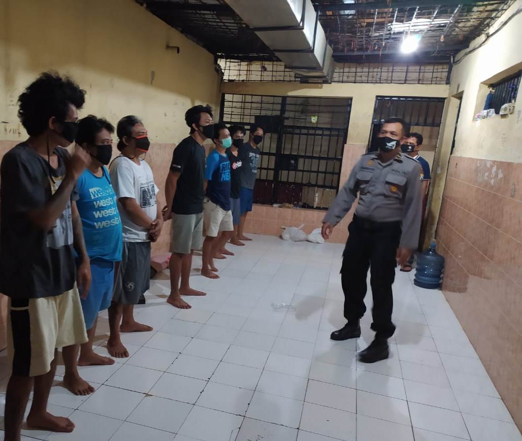 Pantau Kesehatan Tahanan, Polsek Krembangan Lakukan Cek Rutin Pagi & Malam