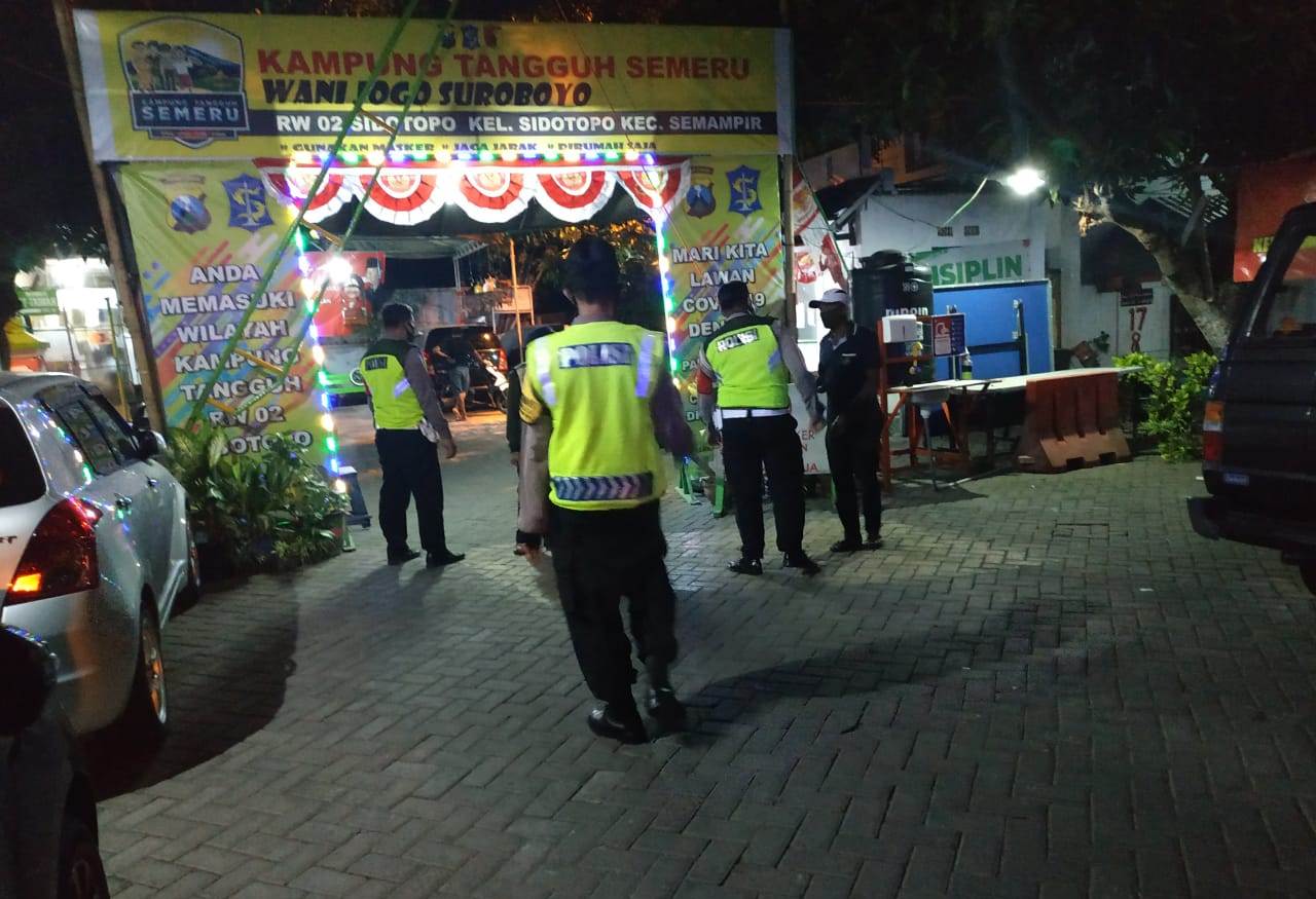 Polsek Semampir Sambang Kampung Tangguh Semeru, Sampaikan Pesan Waspada Orang Tak Dikenal
