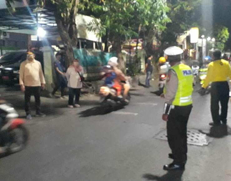 Polsek Asemrowo Gencar Laksanakan Operasi Masker Untuk Tekan Penyebaran Covid-19