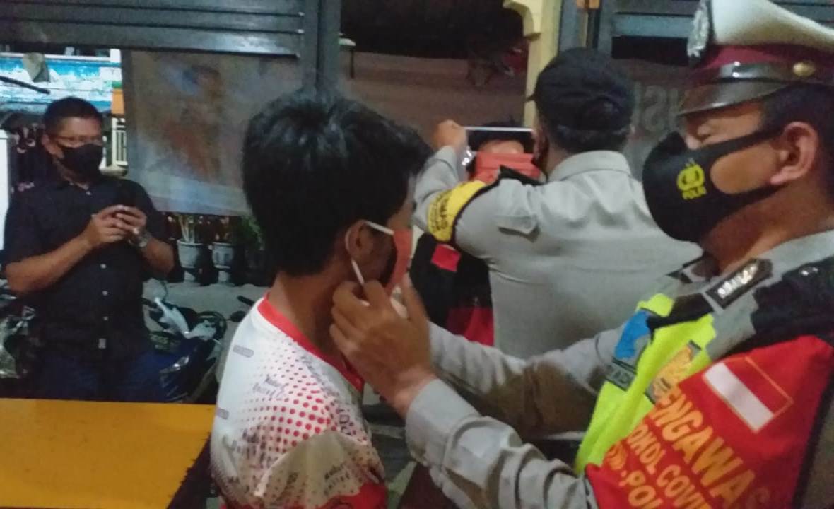 Polsek Krembangan Lakukan Operasi Penertiban Masker, Putus Rantai Penyebaran Covid-19