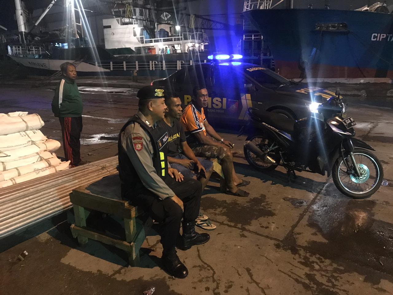Satsabhara Polres Tanjung Perak Gelar Patroli Malam ke Dermaga Kalimas