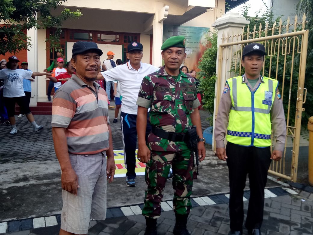 Polsek Kenjeran Amankan Pelaksanaan Jalan Sehat Jemaat Gereja