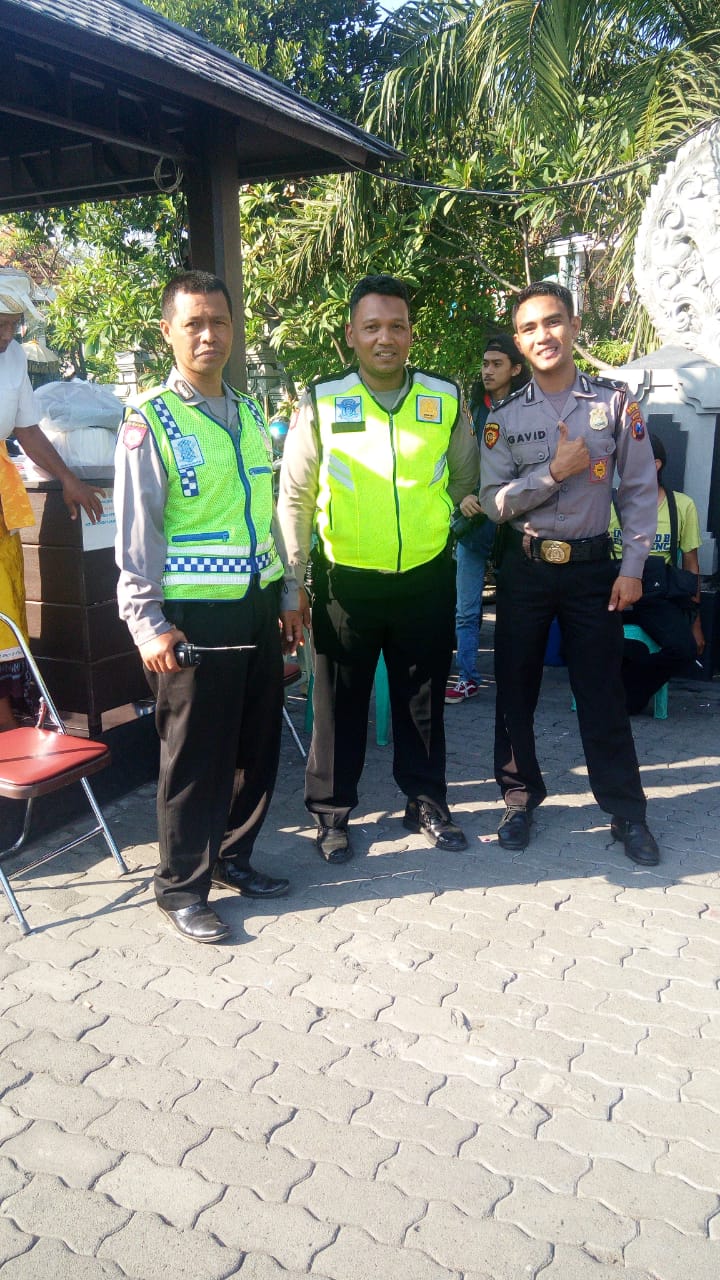 Pengamanan Kebaktian Minggu di Gereja Santo Mikael