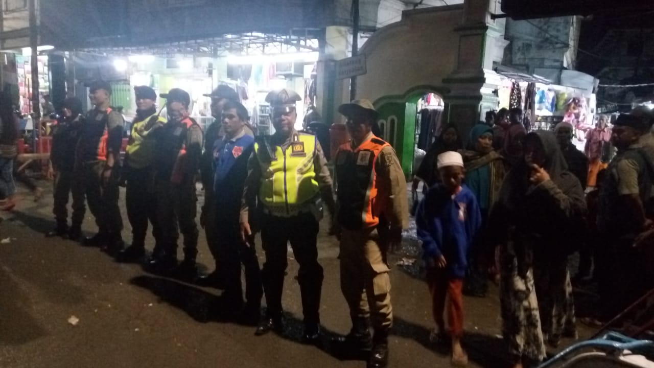 Ciptakan Kondusifitas Wilayah, Polres Tanjung Perak Gelar Patroli Skala Besar