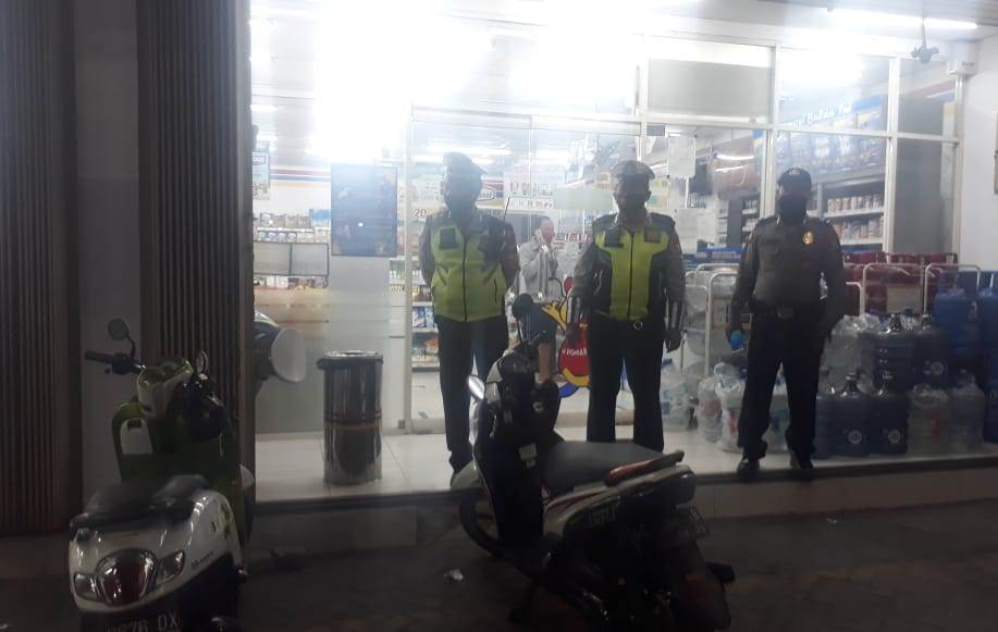 Polsek Asemrowo Sambang Mini Market, Lakukan Patroli Rutin Antisipasi 3C