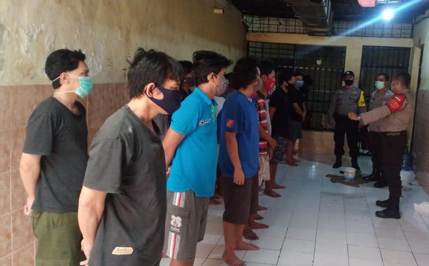 Cegah Tahanan Melarikan Diri, Polsek Krembangan Laksanakan Pengecekan Rutin