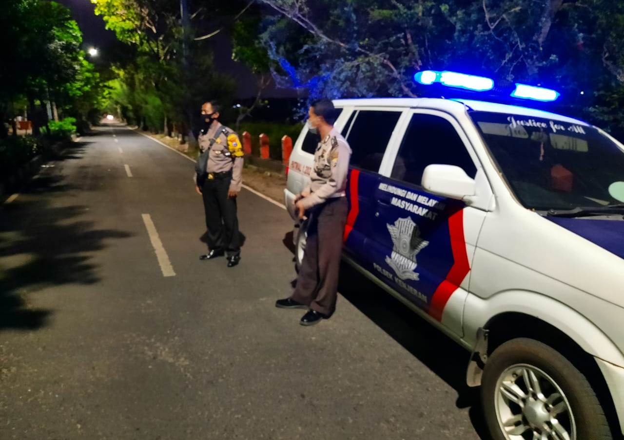 Polsek Kenjeran Gelar Patroli Malam di Pantai Batu-Batu, Antisipasi Pesta Miras & 3C