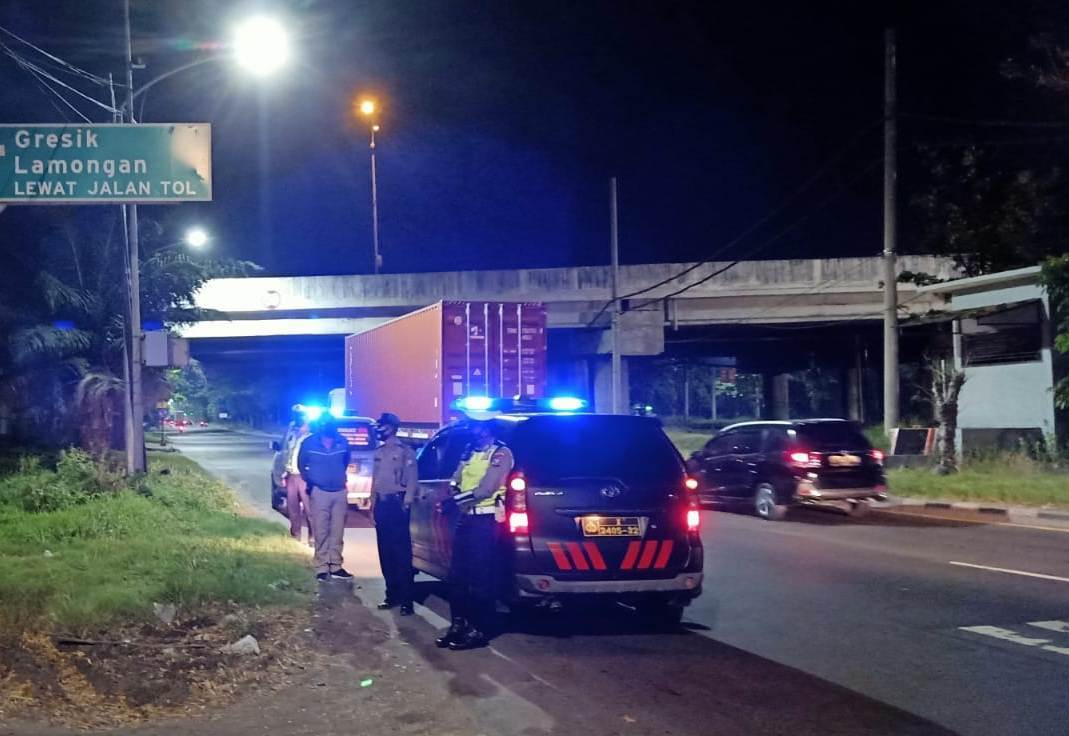 Polsek Asemrowo Gelar Patroli Mobile di Malam Hari, Ciptakan Rasa Aman Masyarakat