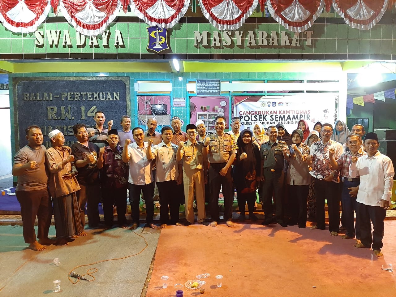 Kapolsek Semampir Beri Penyuluhan Bahaya Narkoba di Acara Cangkrukan
