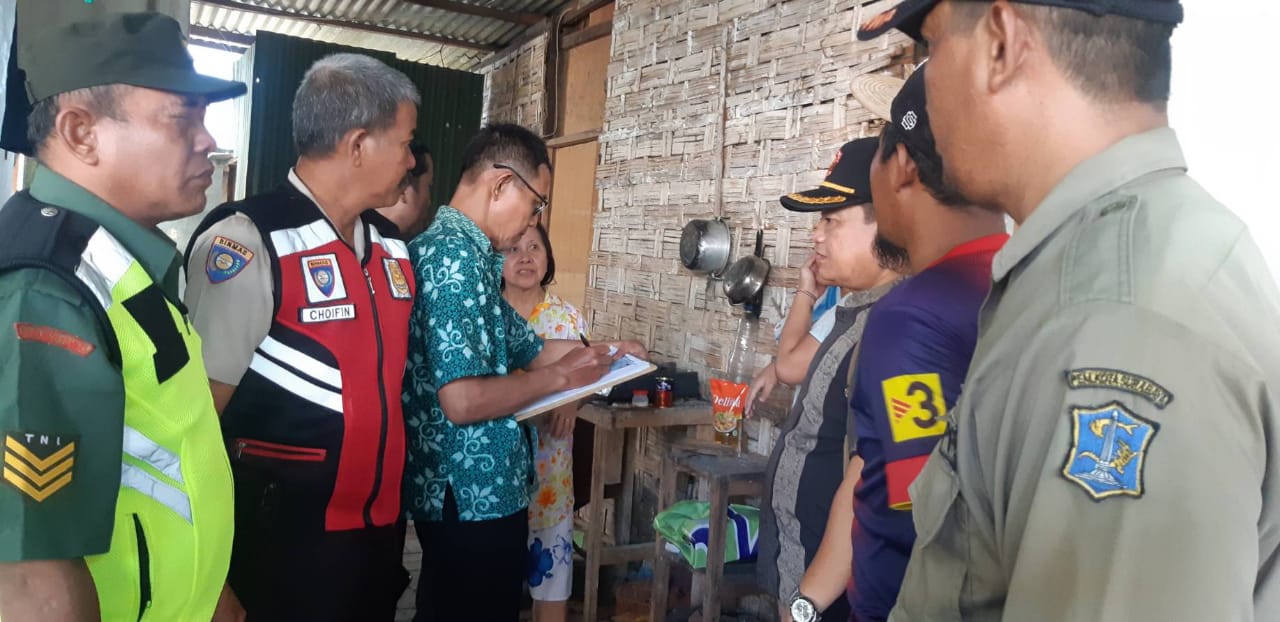 Babinkamtibmas Kenjeran Kawal Pelaksanaan Operasi Yustisi di Kampung Larangan