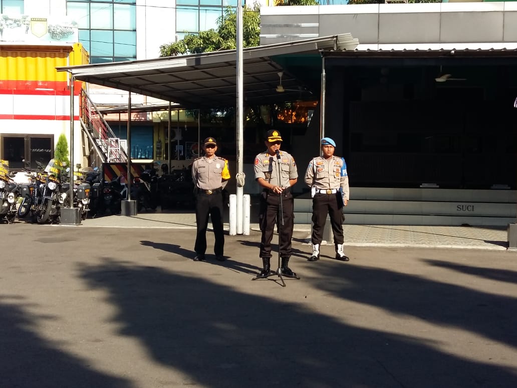 Kapolres Pimpin Apel Diikuti Seluruh PJU & Perwira Polsek Jajan