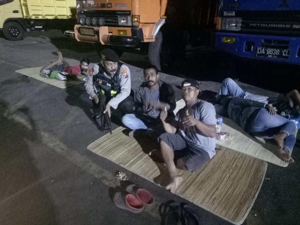 Satsabhara Polres Tanjung Perak Gelar Patroli Malam di Pelabuhan Roro