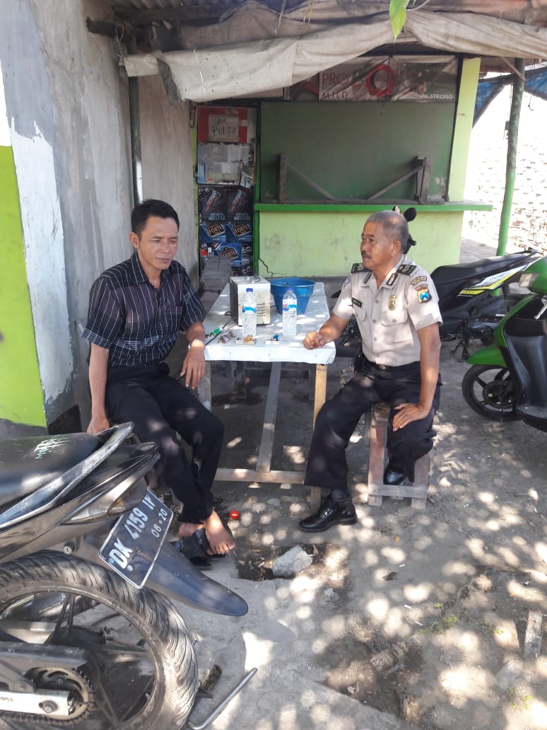 Polsek Kenjeran Gelar Nobar Gratis Berhadiah