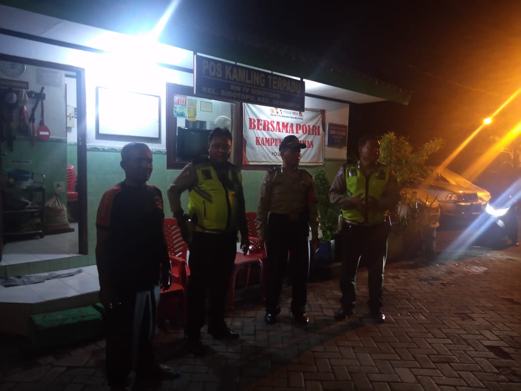 Polsek Semampir Patroli Malam di Pemukiman, Titip Pesan Waspada Orang Tak Dikenal