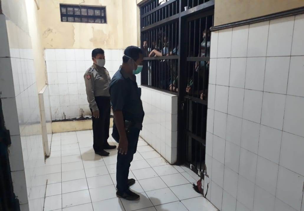 Pantau Kesehatan Tahanan, Polsek Kenjeran Laksanakan Pemeriksaan Rutin