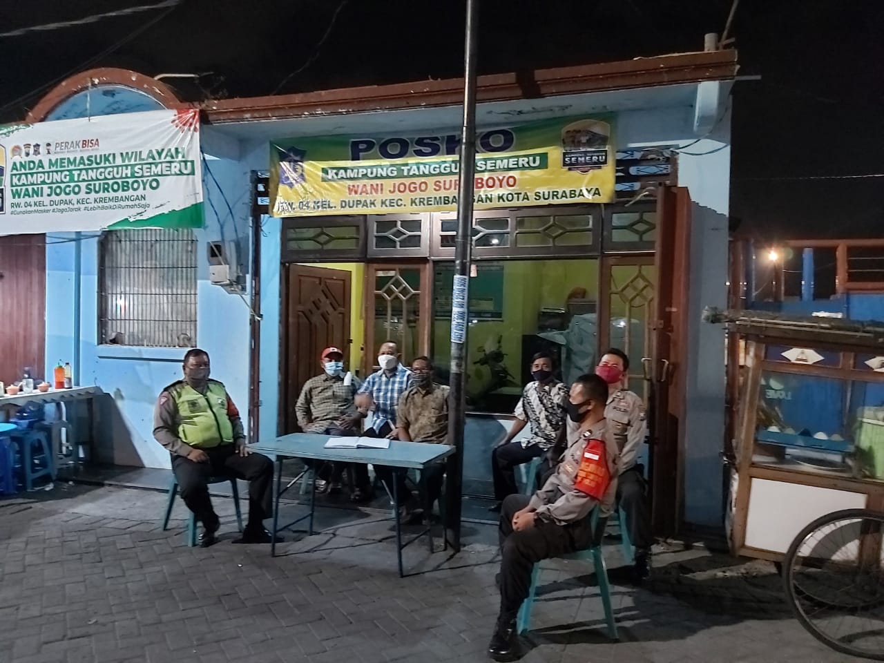 Unit Lantas & Unit Sabhara Polsek Krembangan Patroli di Pemukiman Kampung Tangguh,