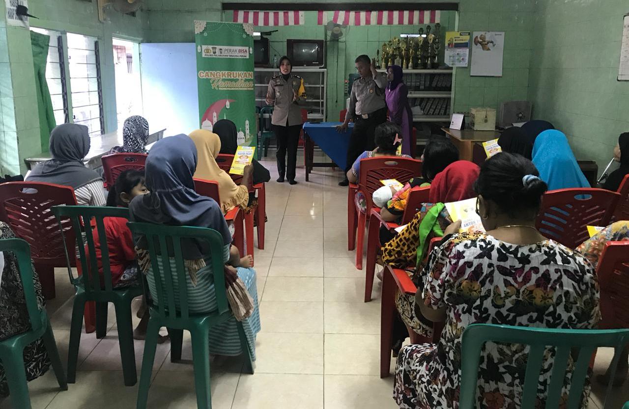 Kapolsek Pabean Cantikan Ingatkan Soal Kelengkapan Berkendara di Acara Cangkrukan