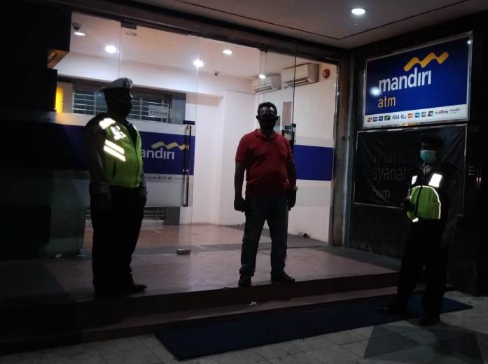 Polsek Pabean Cantikan Gelar Patroli Malam, Pantau Situasi Keamanan Wilayah