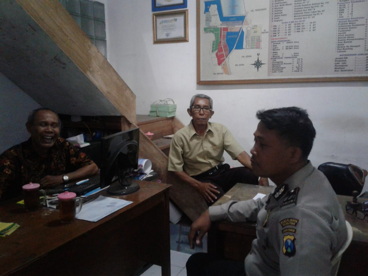 Rangkul Tomas, Polsek Krembangan Berupaya Ciptakan Pemilu Damai