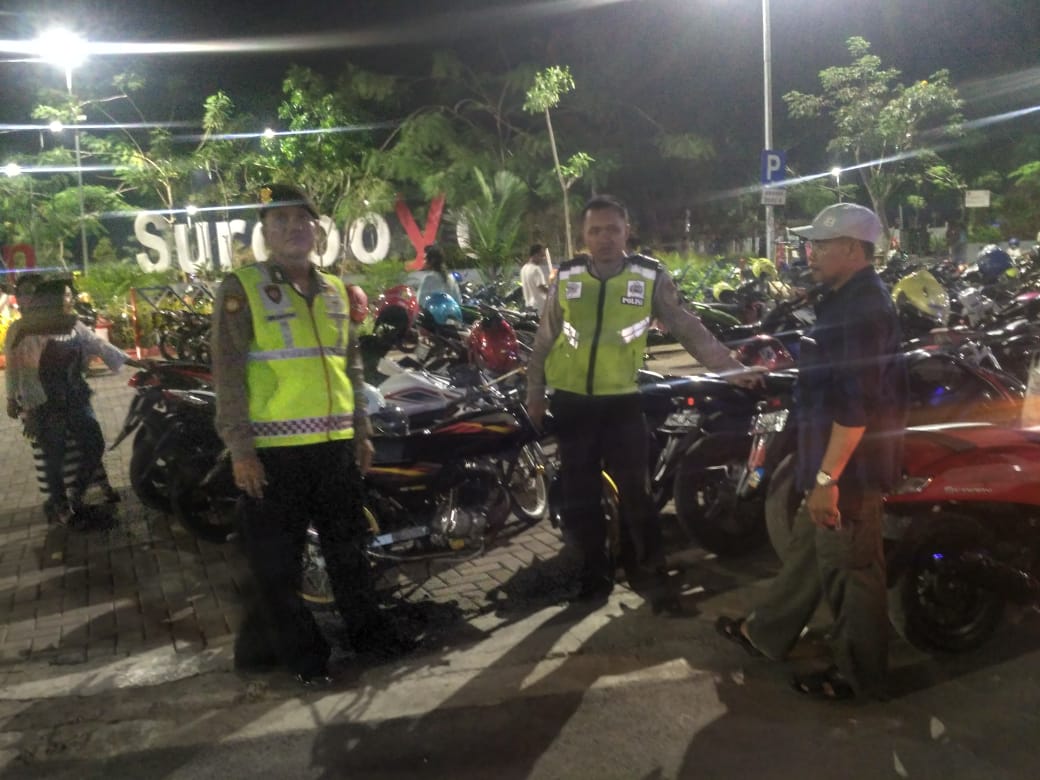 Antisipasi Kriminalitas 3 C, Polsek Kenjeran Patroli Taman Suroboyo