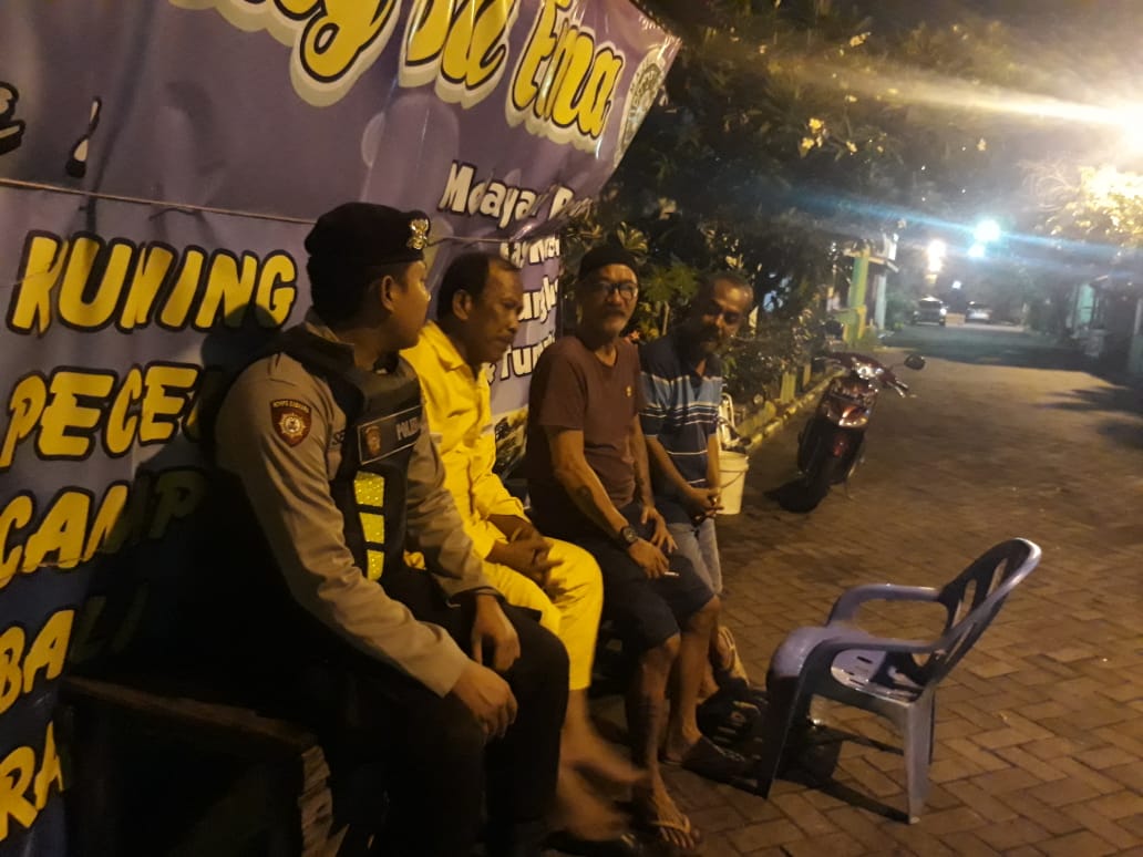 Beri Jaminan Rasa Aman, Satsabhara Polres Tanjung Perak Patroli Malam di Pemukiman