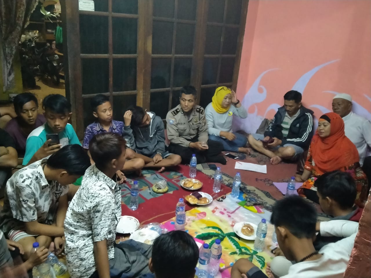 Cegah Tawuran Antar Geng, Polsek Asemrowo Rajin Beri Penyuluhan Ke Kampung-Kampung