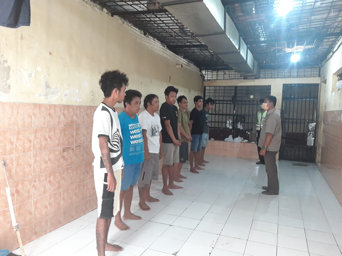 Antisipasi Tahanan Sakit, Polsek Krembangan Lakukan Pengecekan Pagi
