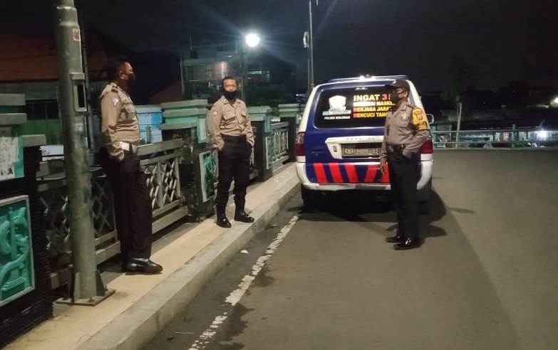 Polsek Kenjeran Lakukan Patroli Mobile, Pantau Keamanan Wilayah di Malam Hari