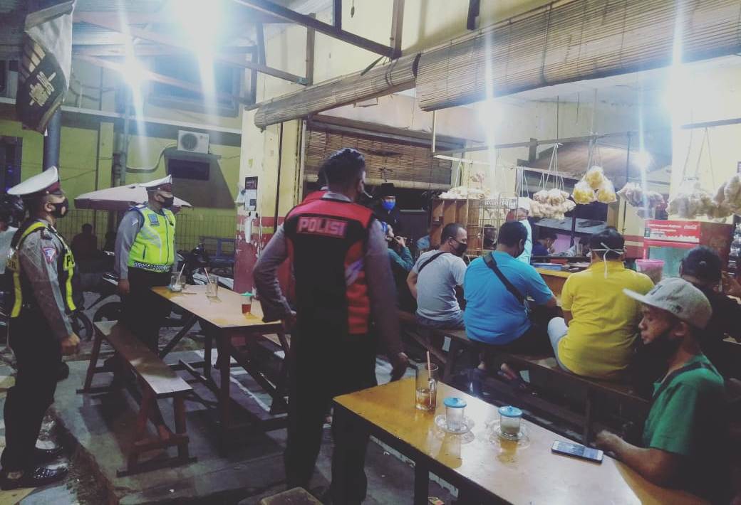 Polres Tanjung Perak Gelar Patroli Skala Besar Antisipasi Kerawanan & Pantau Penerapan Protokol Kesehatan