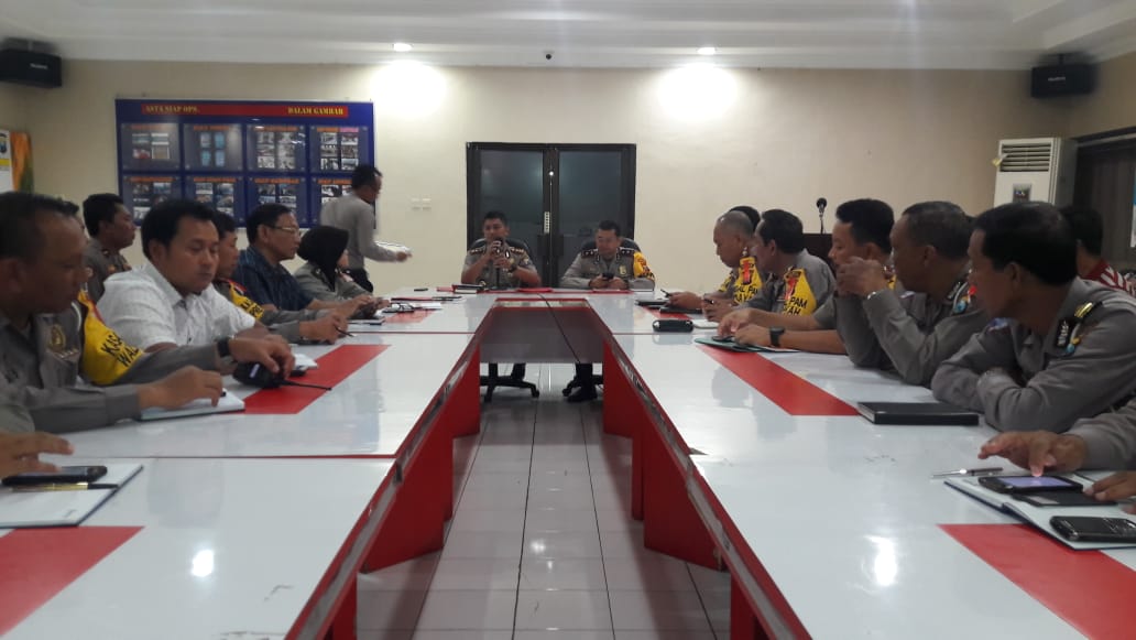 Kapolres Tanjung Perak Pimpin Anev Mingguan