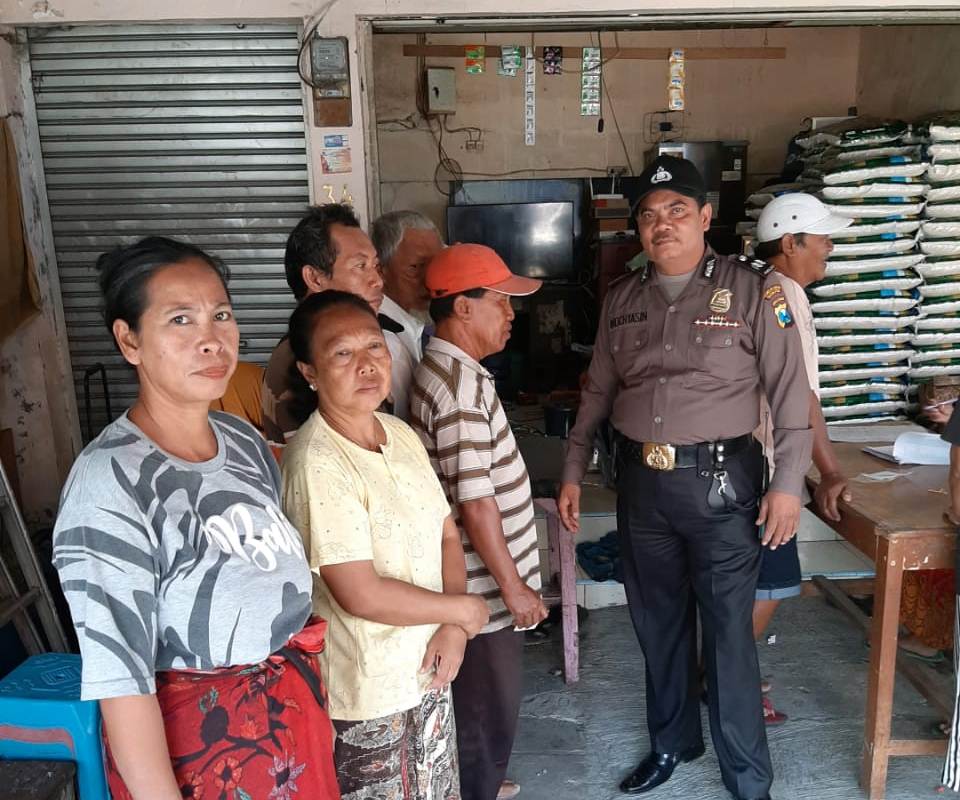 Babinkamtibmas Krembangan Utara Pantau Pembagian BPNT