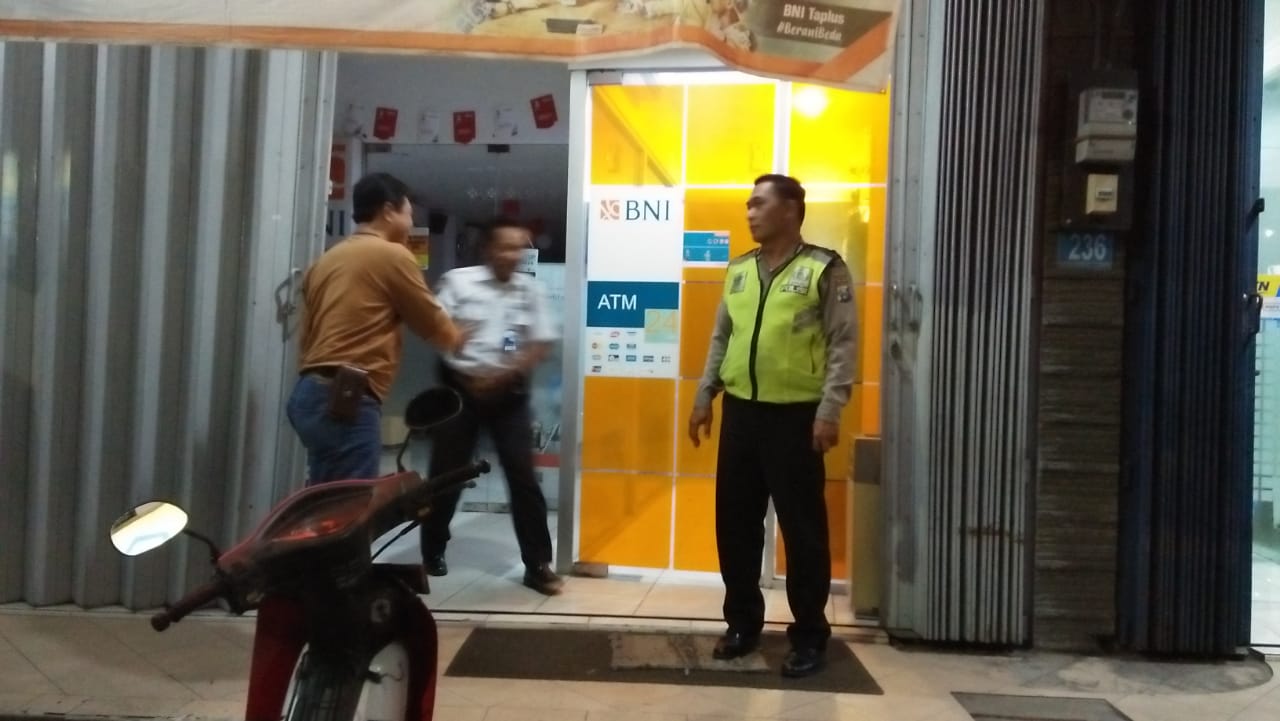 Antisipasi Kerawanan di Kantor Bank, Polsek Semampir Lakukan Patroli Rutin