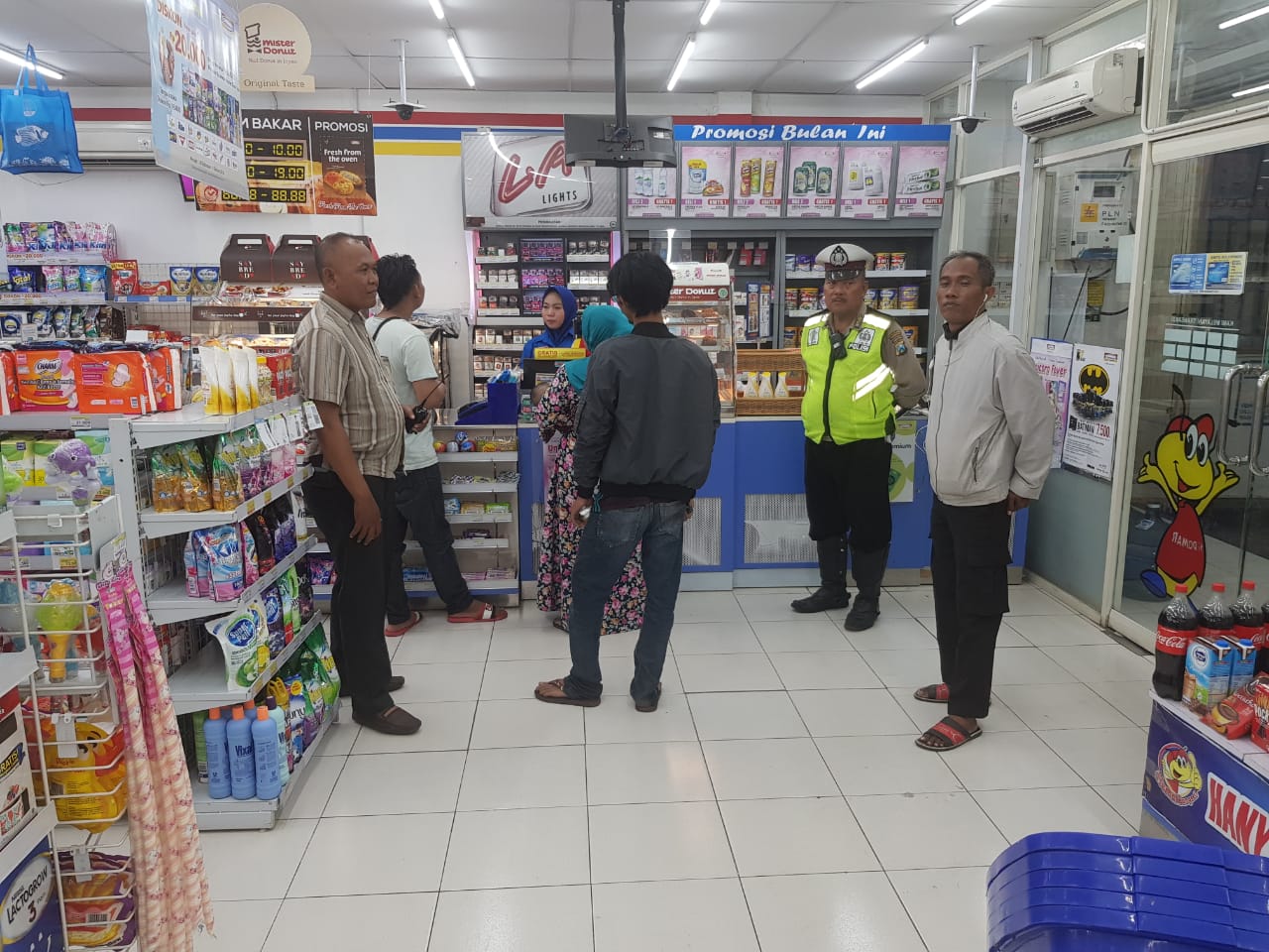Polsek Asemrowo Gelar Patroli di Mini Market