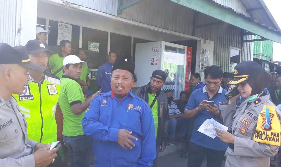 Kapolsek Krembangan Pimpin Pengamanan Unjuk Rasa