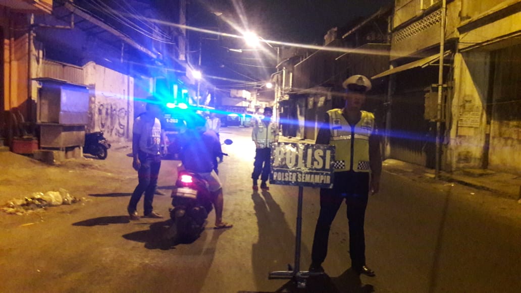Tekan Tindak Kejahatan, Polsek Semampir Gelar Operasi Multi Sasaran di Malam Hari