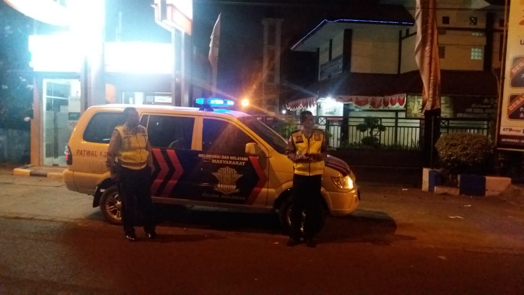 Personil Unit Lantas & Unit Sabhara Polsek Kenjeran Patroli Malam Gerai ATM