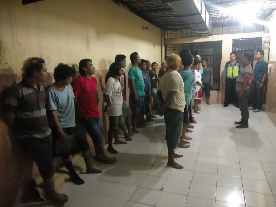 Polsek Krembangan Lakukan Pengecekan Rutin Tahanan di Malam Hari