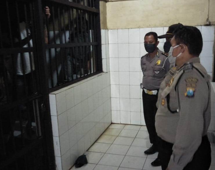 Pantau Kesehatan Tahanan, Polsek Kenjeran Rutin Lakukan Pengecekan