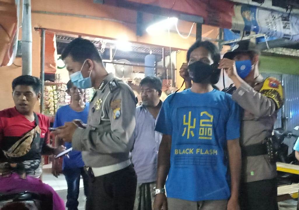 Polsek Kenjeran Gelar Operasi Pemberlakuan Jam Malam & Penertiban Masker di Warung-Warung