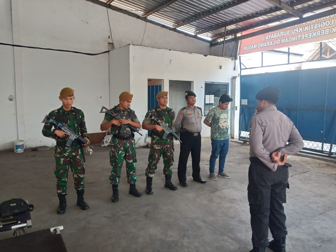 Polres Tanjung Perak Bersama Polsek Jajaran, Lakukan Pengamanan Gudang KPU