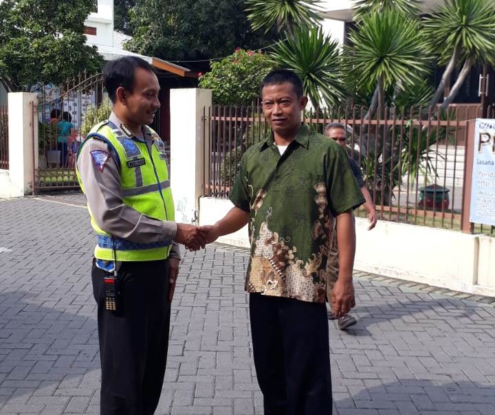 Polsek Krembangan Gelar Pengamanan Kebaktian Minggu