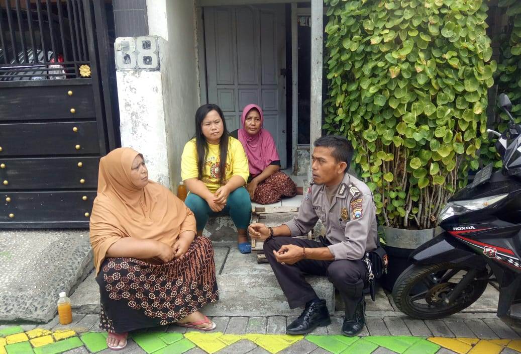 Babinkamtibmas Dupak Sambang Ibu-Ibu, Sampaikan Waspada Curanmor
