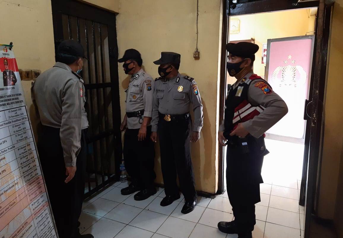Polsek Semampir Antisipasi Penyelundupan Barang Terlarang, Lakukan Pengecekan Ruang Tahanan