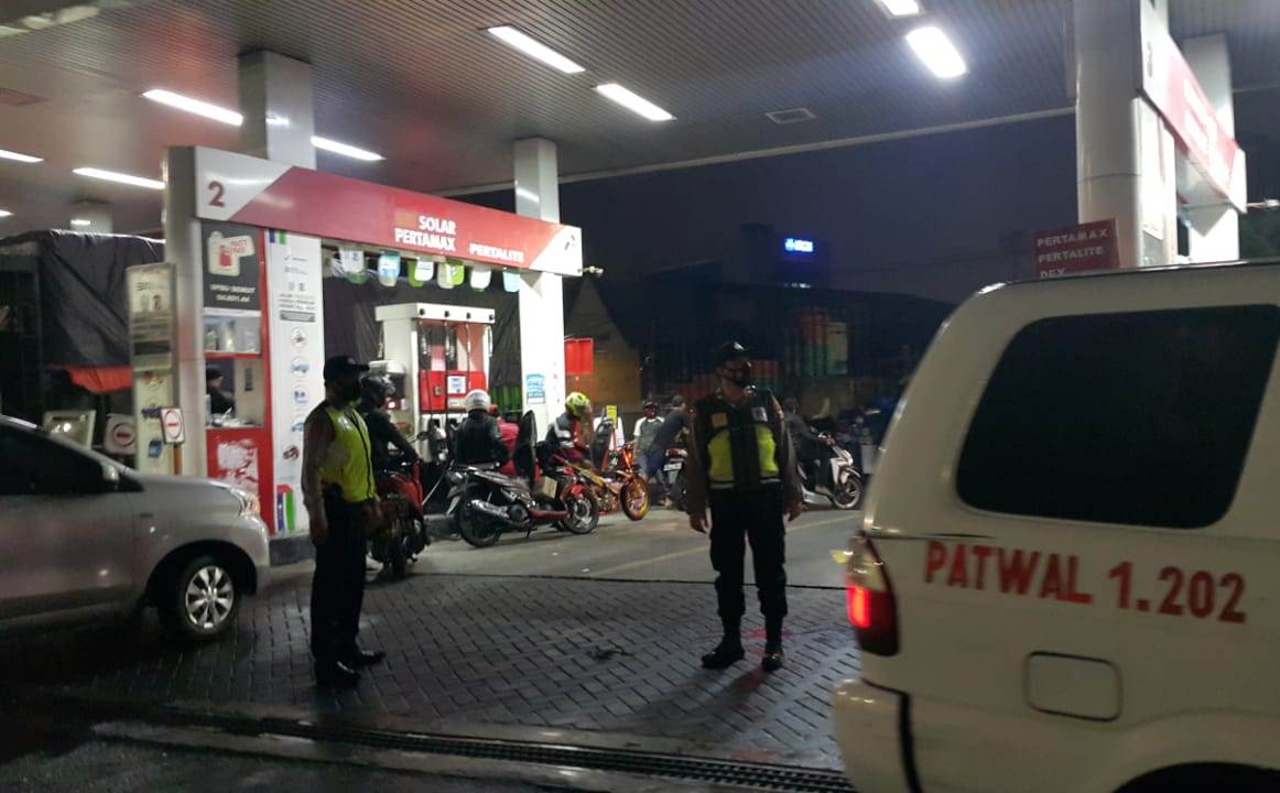 Polsek Pabean Cantikan Lakukan Patroli Malam di SPBU Waspadai Aksi Kriminalitas