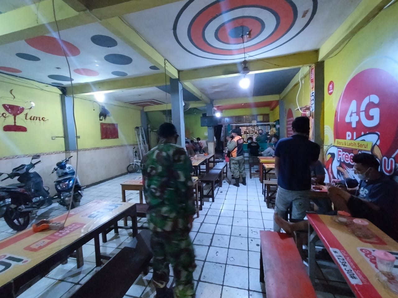 Polsek Semampir Bareng Satpol PP & TNI Laksanakan Operasi Jam Malam di Jalan Sidorame & Jalan Kunti