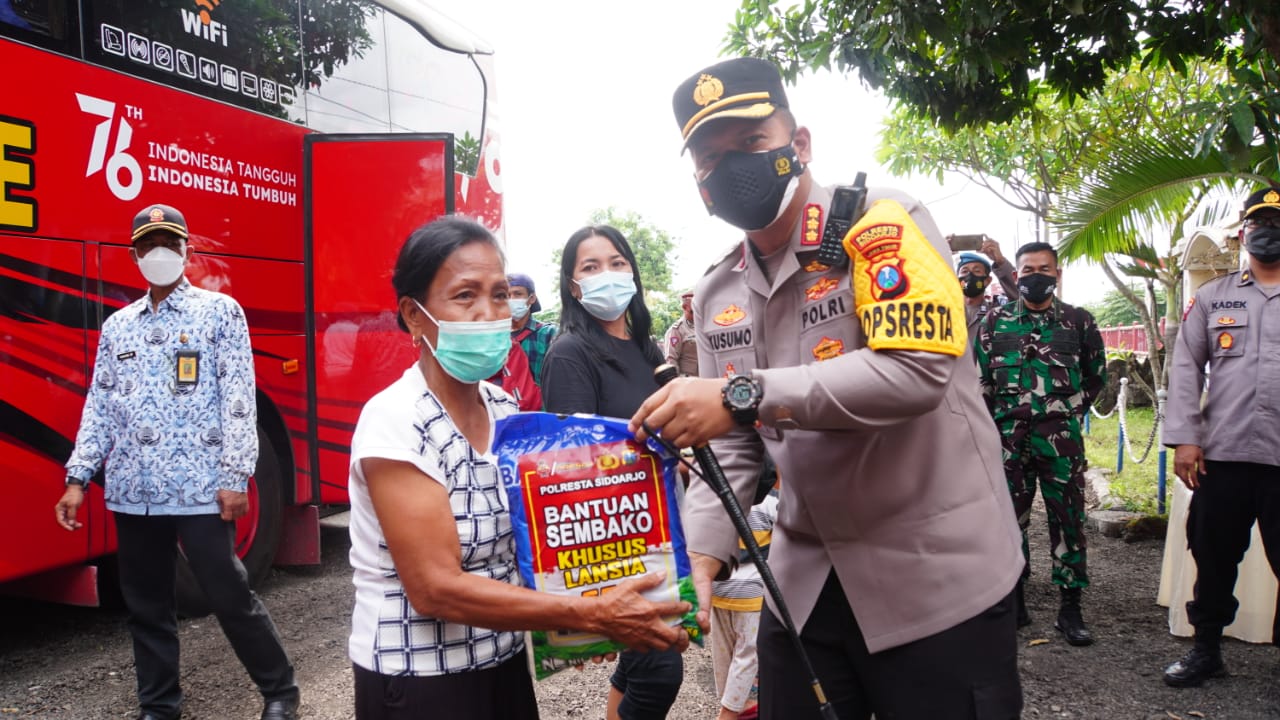 Operasi Zebra Semeru 2021, Polresta Sidoarjo Edukasi Pengendara dan Sediakan Vaksinasi