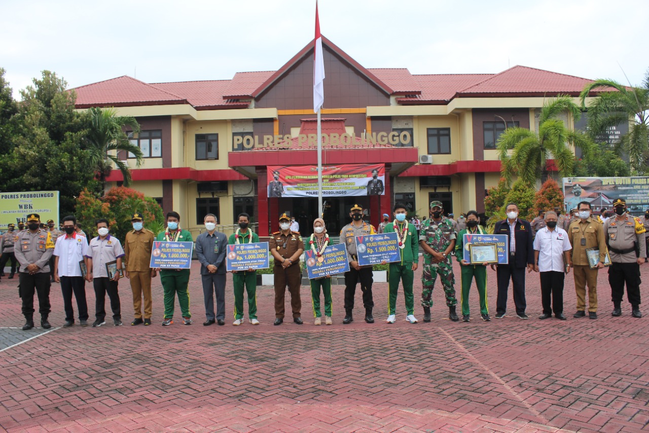 Kapolres Probolinggo Beri Penghargaan Atlet Kabupaten Probolinggo Berprestasi.